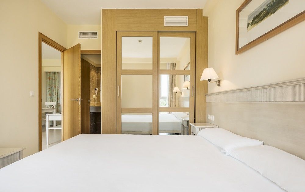 Aparthotel Ilunion Sancti Petri Novo Sancti Petri Luaran gambar
