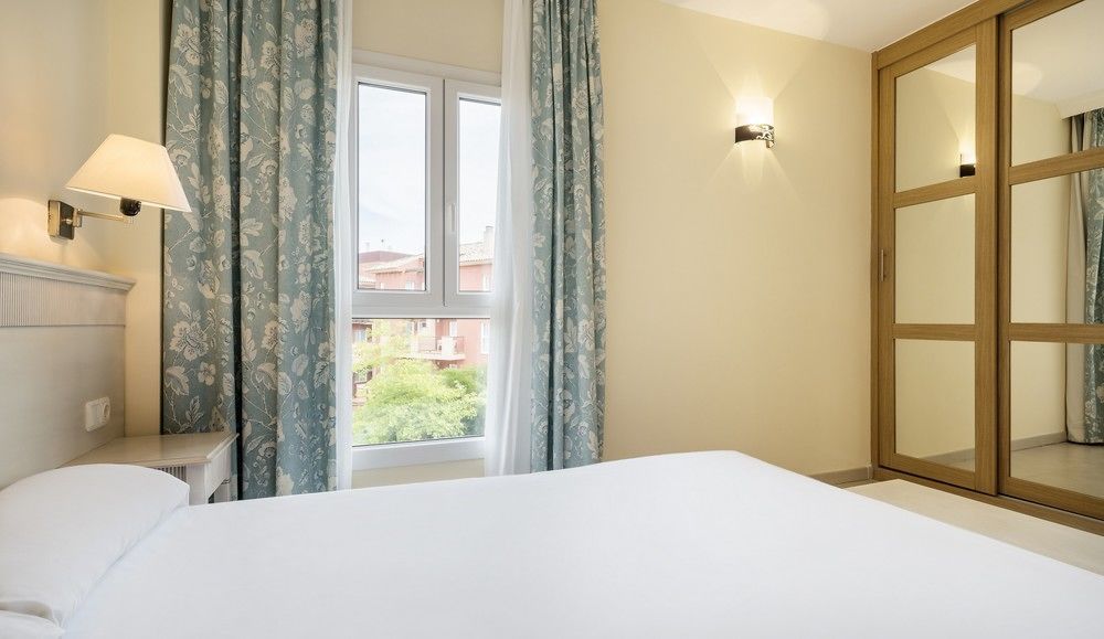 Aparthotel Ilunion Sancti Petri Novo Sancti Petri Luaran gambar